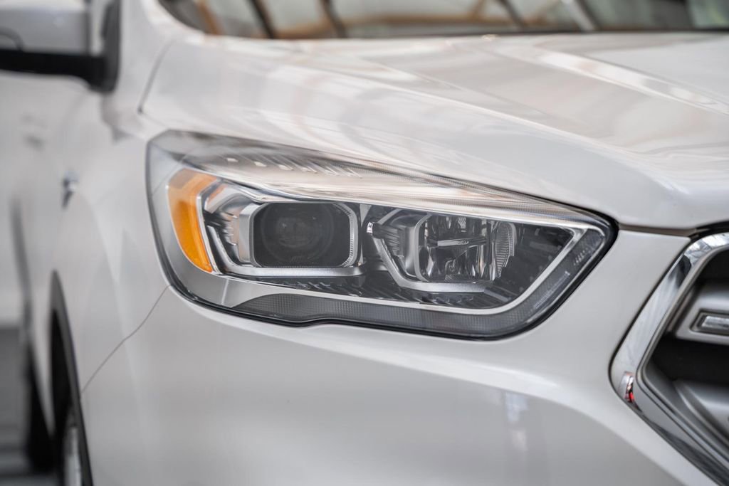 Used 2019 Ford Escape Titanium image 14