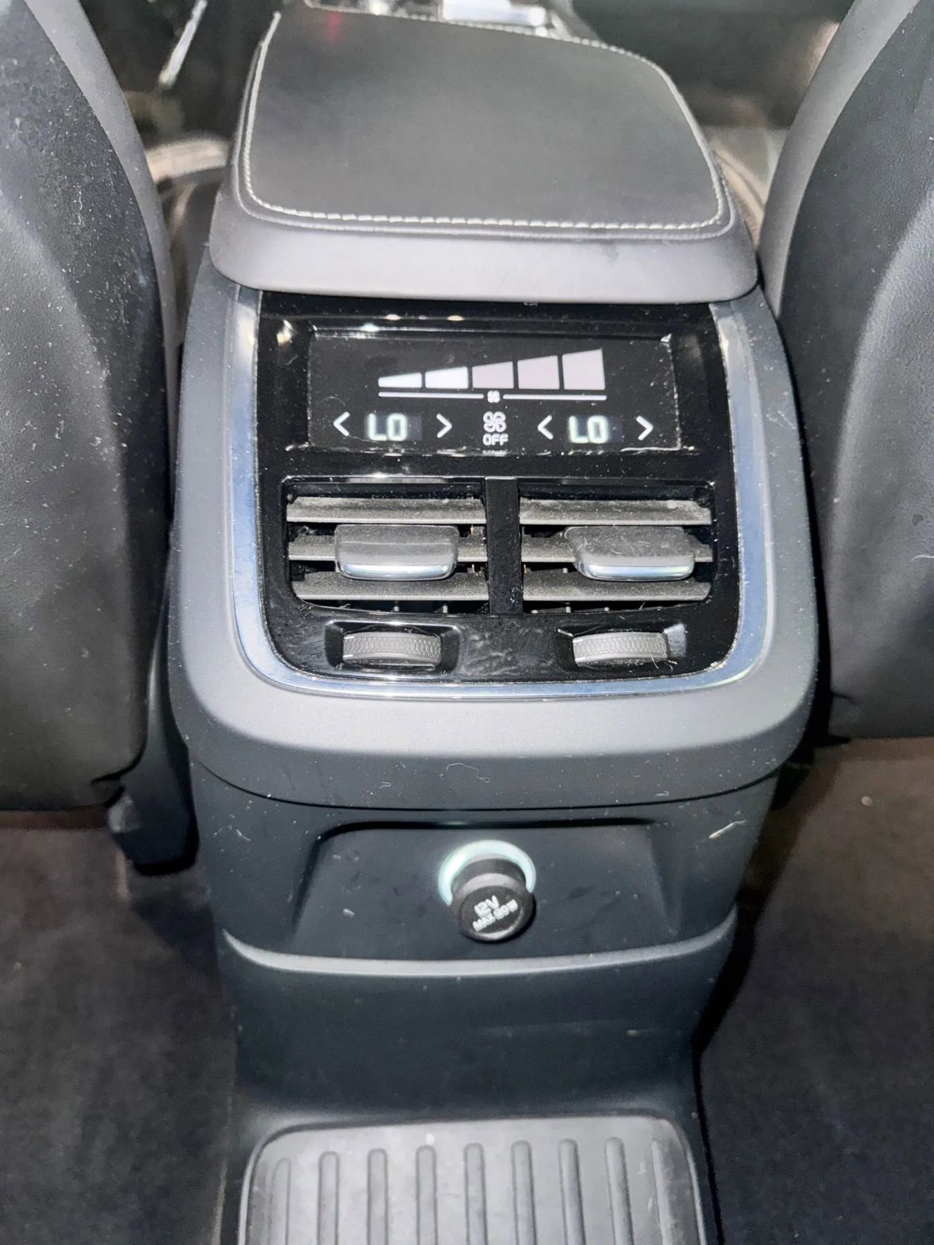 Used 2016 Volvo XC90 T8 Inscription w/ Protection Package Plus image 14