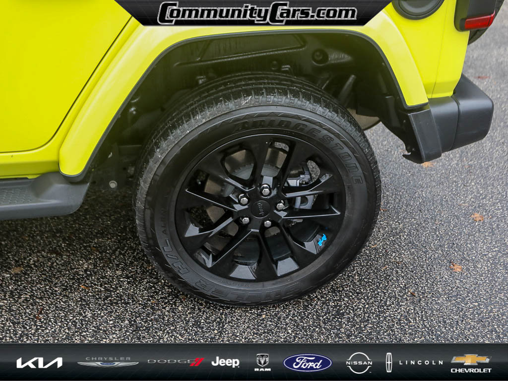 Used 2023 Jeep Wrangler Sahara w/ Cold Weather Group image 4