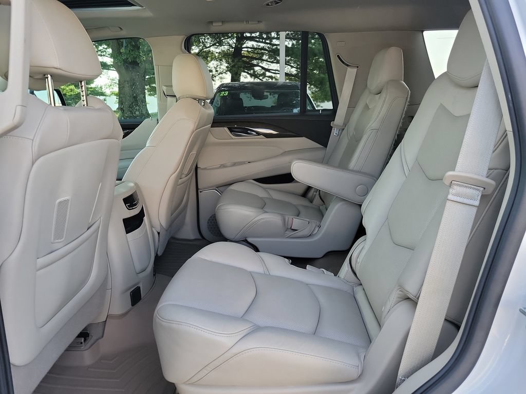 Used 2020 Cadillac Escalade Luxury AWD/4WD image 24