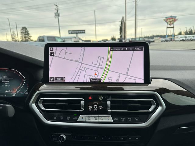 Used 2025 BMW X4 xDrive30i AWD/4WD image 18