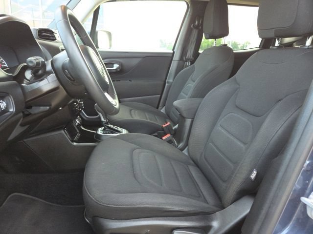 Used 2020 Jeep Renegade Latitude FWD image 26