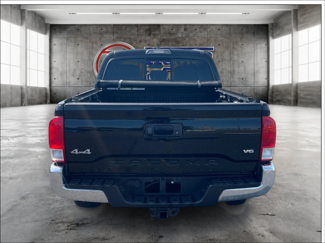Used 2017 Toyota Tacoma SR5 w/ Tow Package AWD/4WD image 6