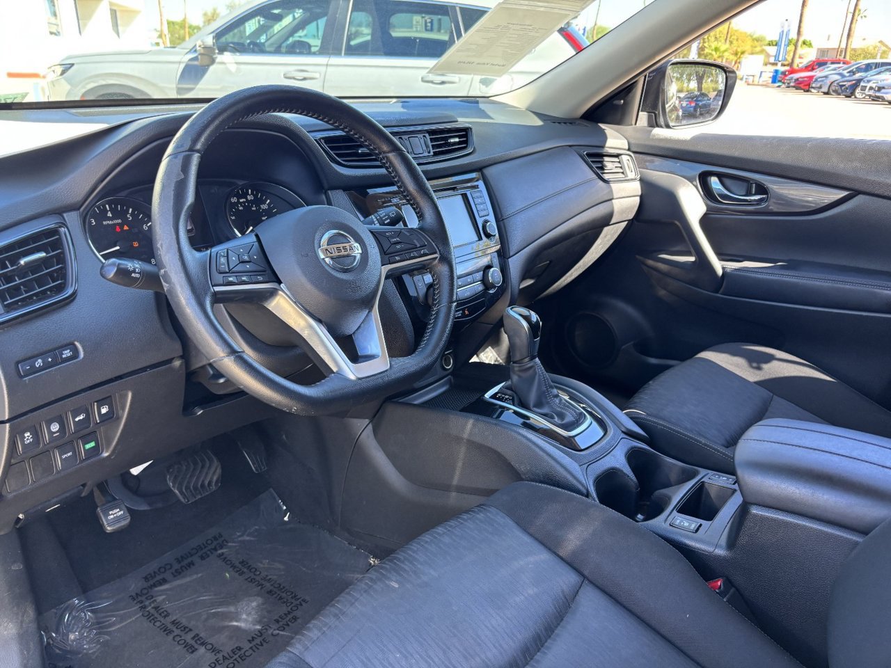 Used 2020 Nissan Rogue SV FWD image 16