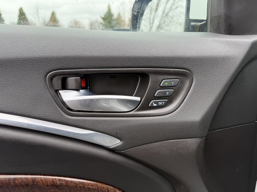 Used 2020 Acura MDX SH-AWD image 13
