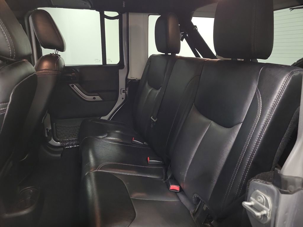 Used 2018 Jeep Wrangler Unlimited Sahara image 21