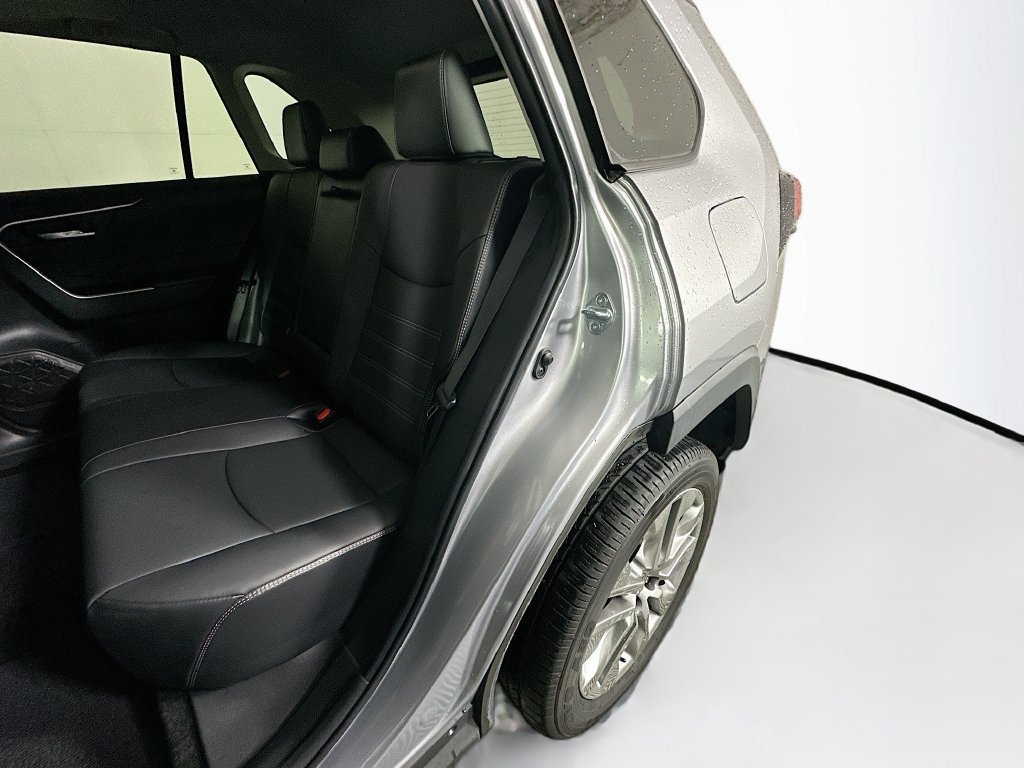 Used 2022 Toyota RAV4 XLE Premium AWD/4WD image 26