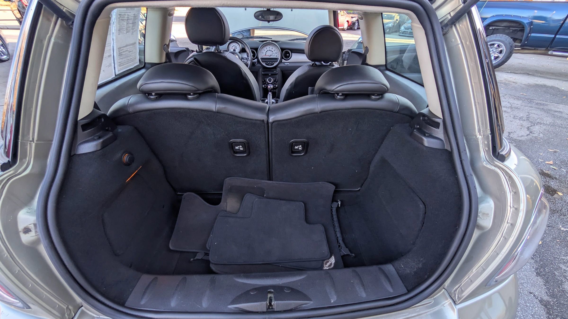Used 2011 MINI Cooper Hardtop image 14
