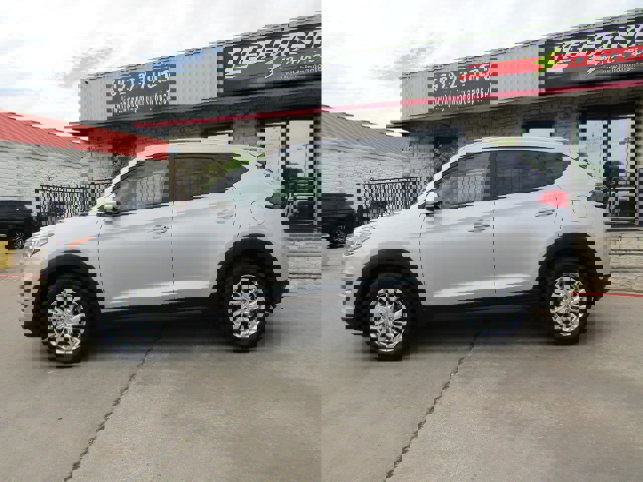 Used 2021 Hyundai Tucson Value FWD image 2