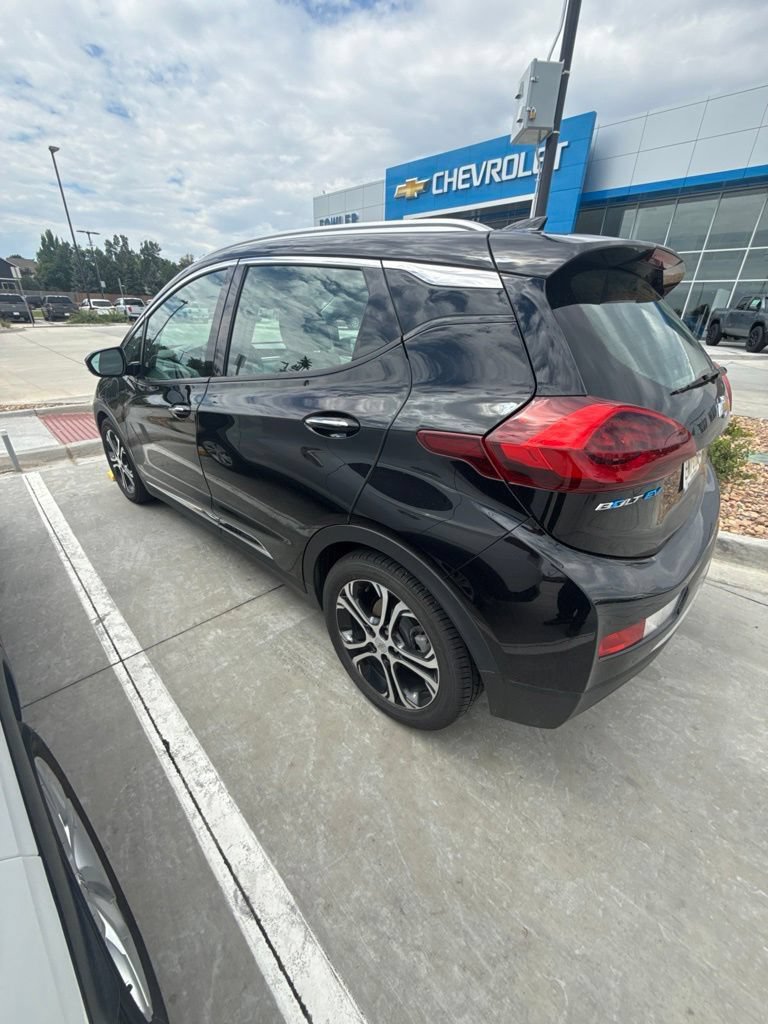 Used 2020 Chevrolet Bolt Premier w/ Infotainment Package FWD image 9