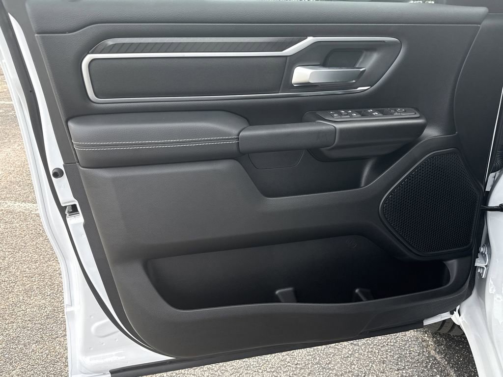 New 2026 RAM 1500 4x4 Crew Cab image 10