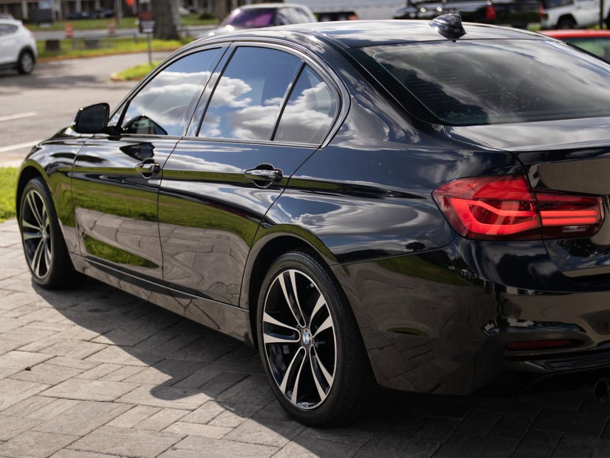 Used 2018 BMW 340i Sedan w/ Premium Package RWD image 8