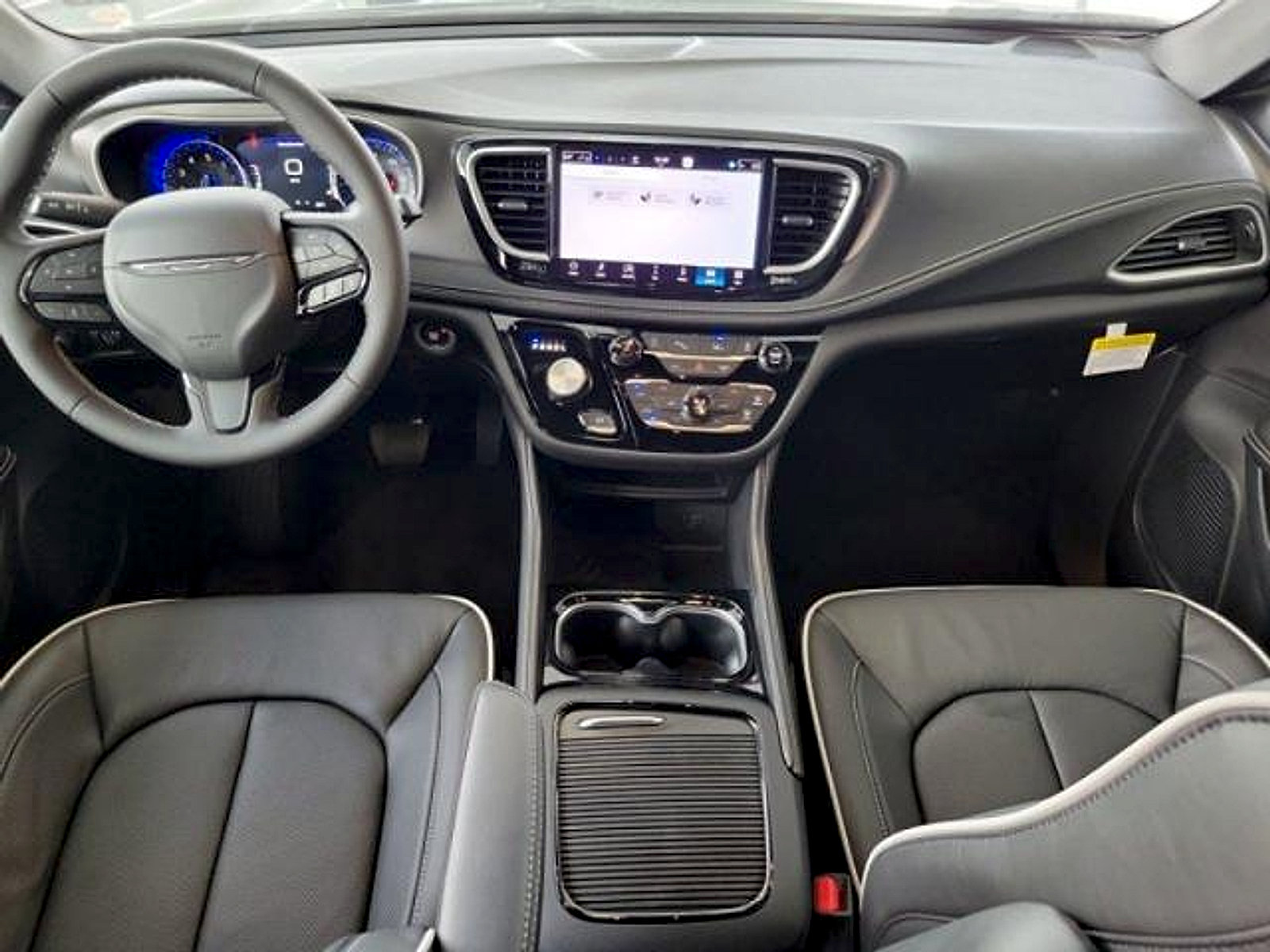 New 2027 Chrysler Pacifica Limited FWD image 7