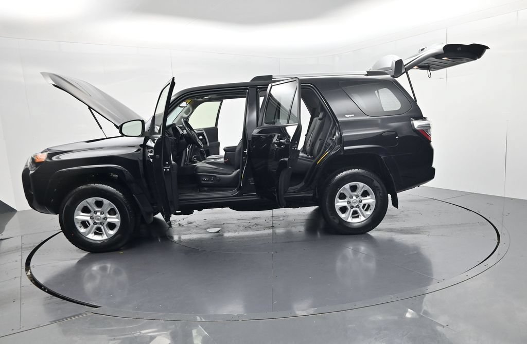 Used 2021 Toyota 4Runner SR5 Premium w/ Moonroof Package AWD/4WD image 69