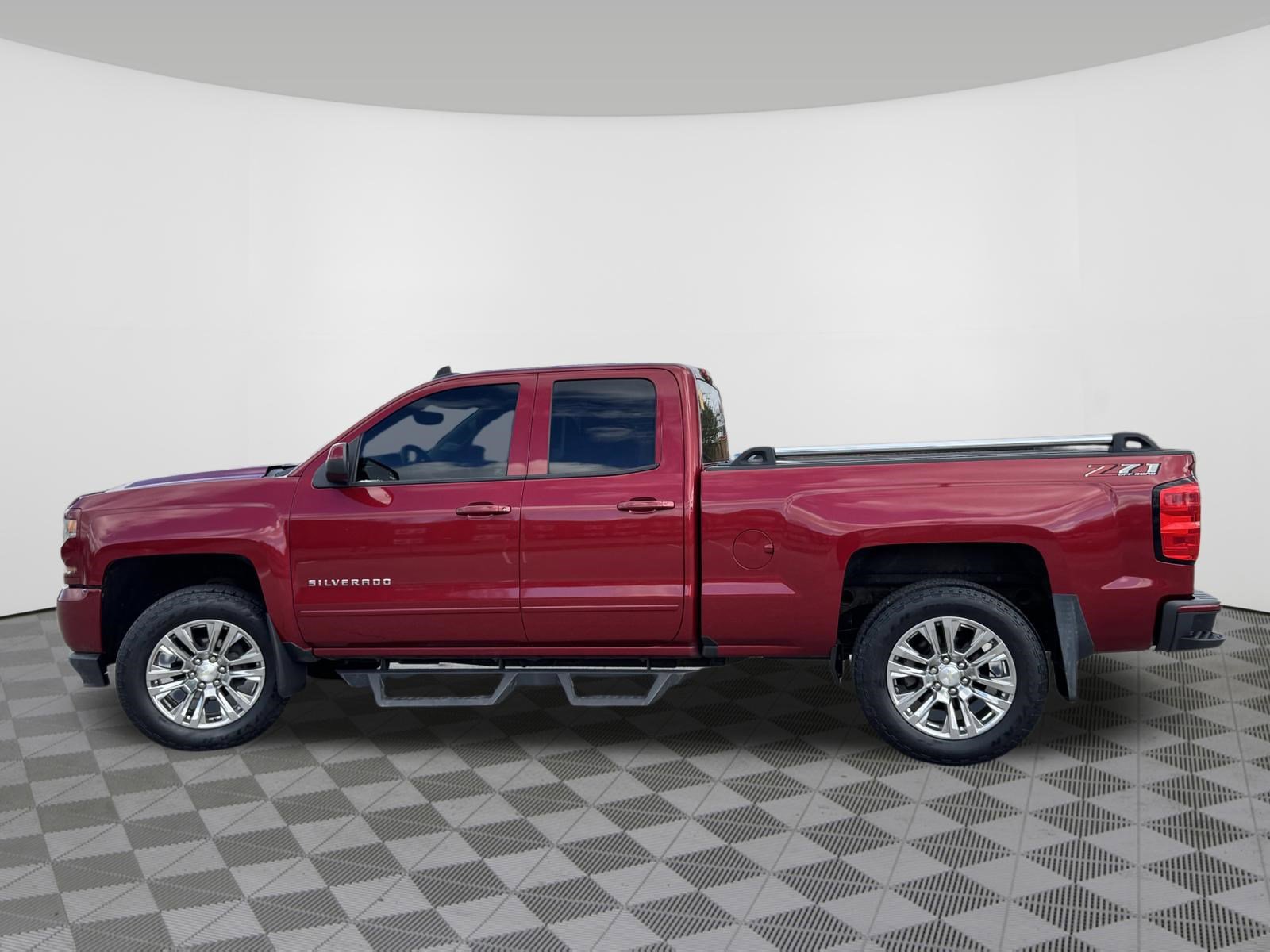 Used 2018 Chevrolet Silverado 1500 LT w/ All Star Edition image 15