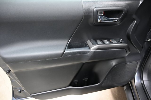 Used 2022 Toyota Tacoma TRD Off-Road image 27