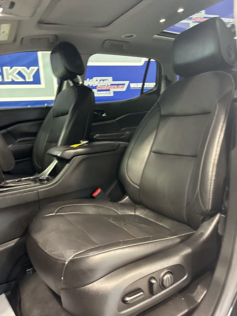 Used 2017 GMC Acadia SLT image 13