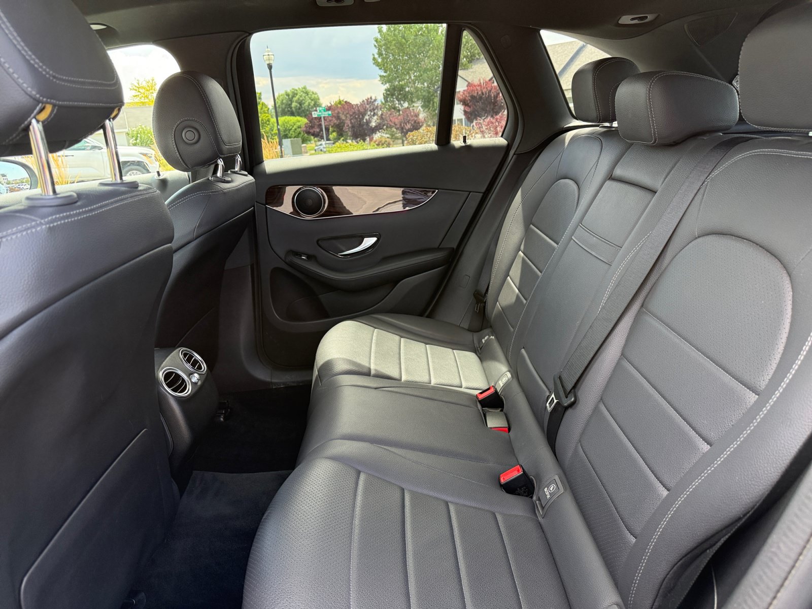 Used 2020 Mercedes-Benz GLC 300 4MATIC image 17