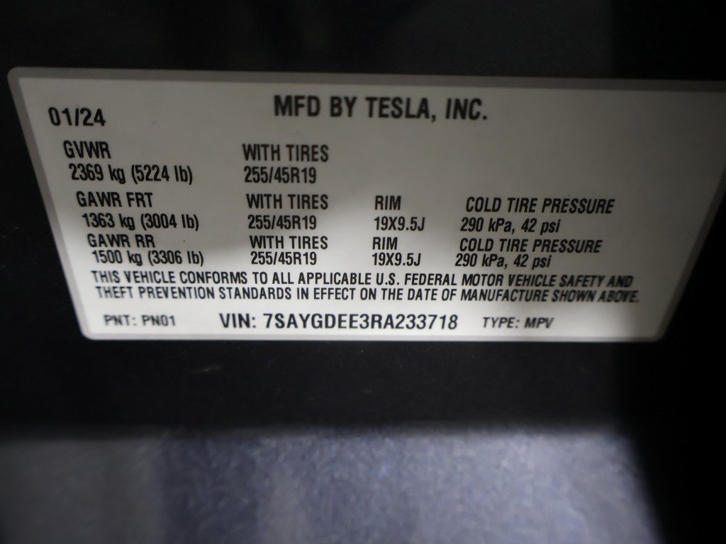 Used 2024 Tesla Model Y Long Range AWD/4WD image 54