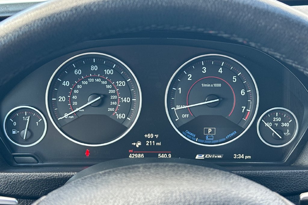 Used 2017 BMW 330e RWD image 29