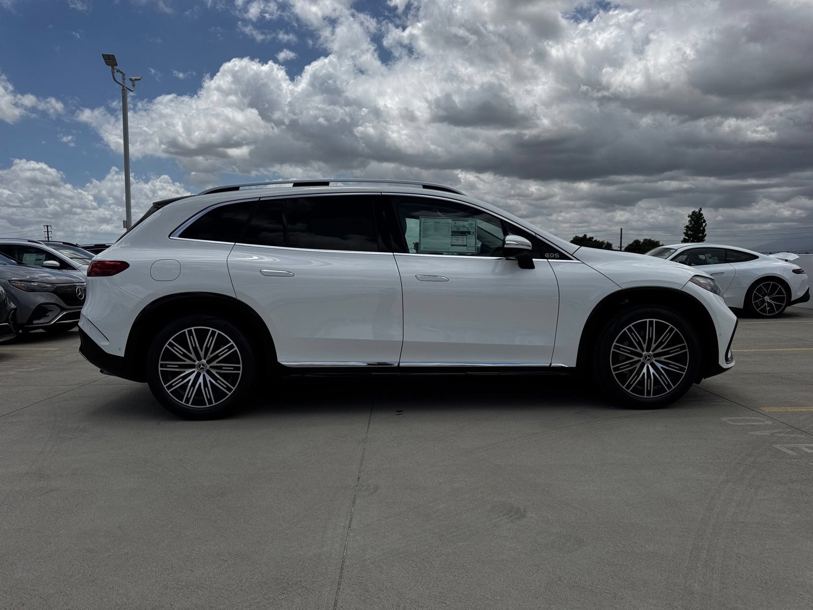 New 2026 Mercedes-Benz EQS 400 4MATIC SUV image 14