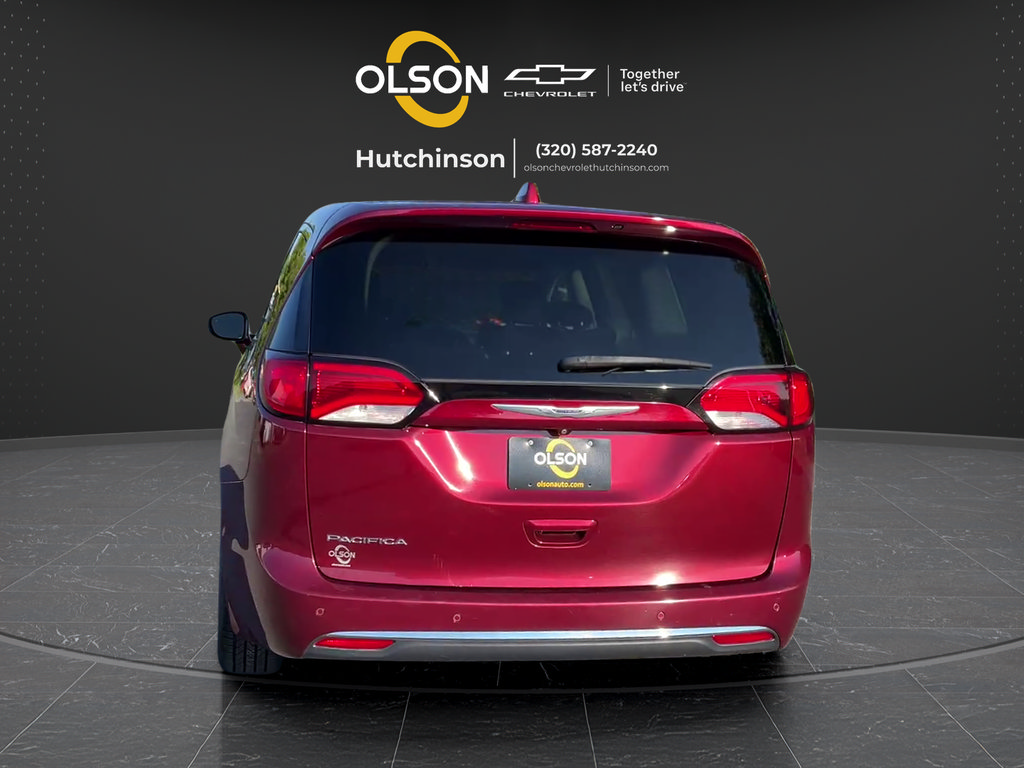 Used 2019 Chrysler Pacifica Touring Plus w/ Cold Weather Group FWD image 7