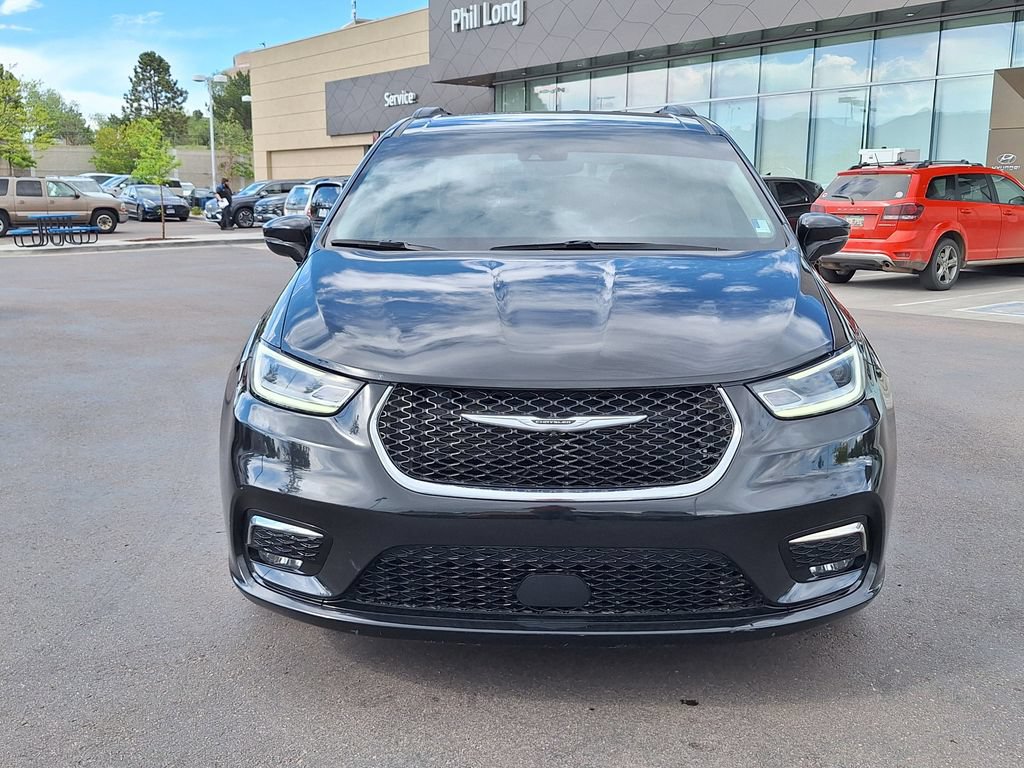 Used 2022 Chrysler Pacifica Touring-L FWD image 8