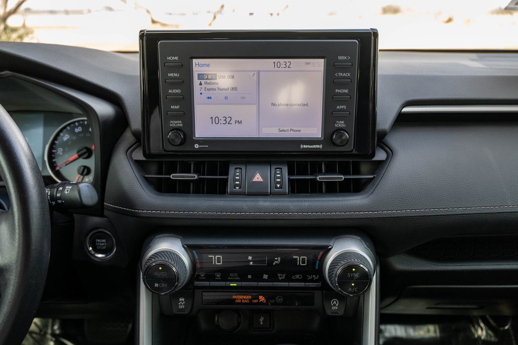 Used 2021 Toyota RAV4 XLE Premium image 19