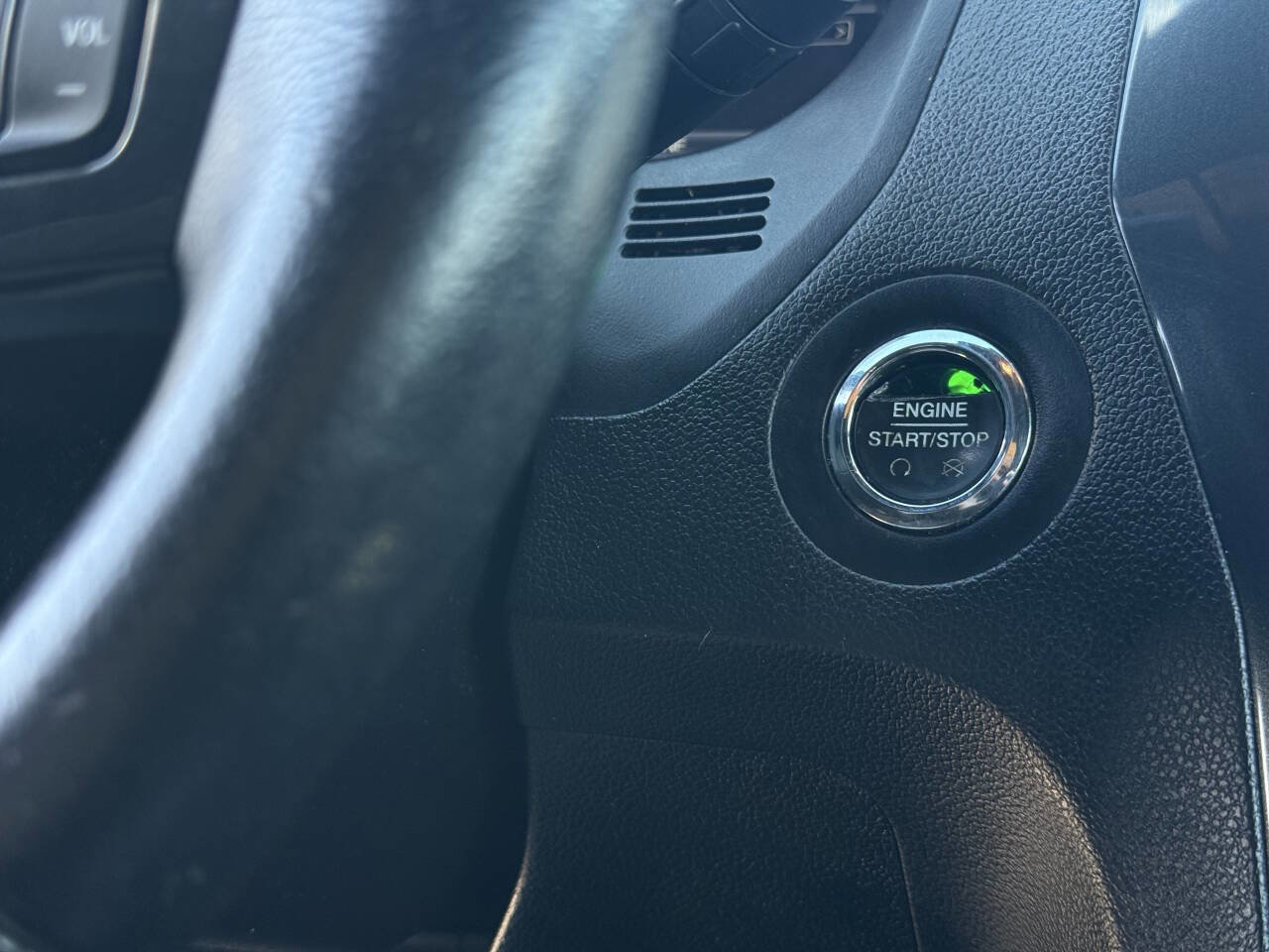 Used 2017 Ford Explorer Limited image 20