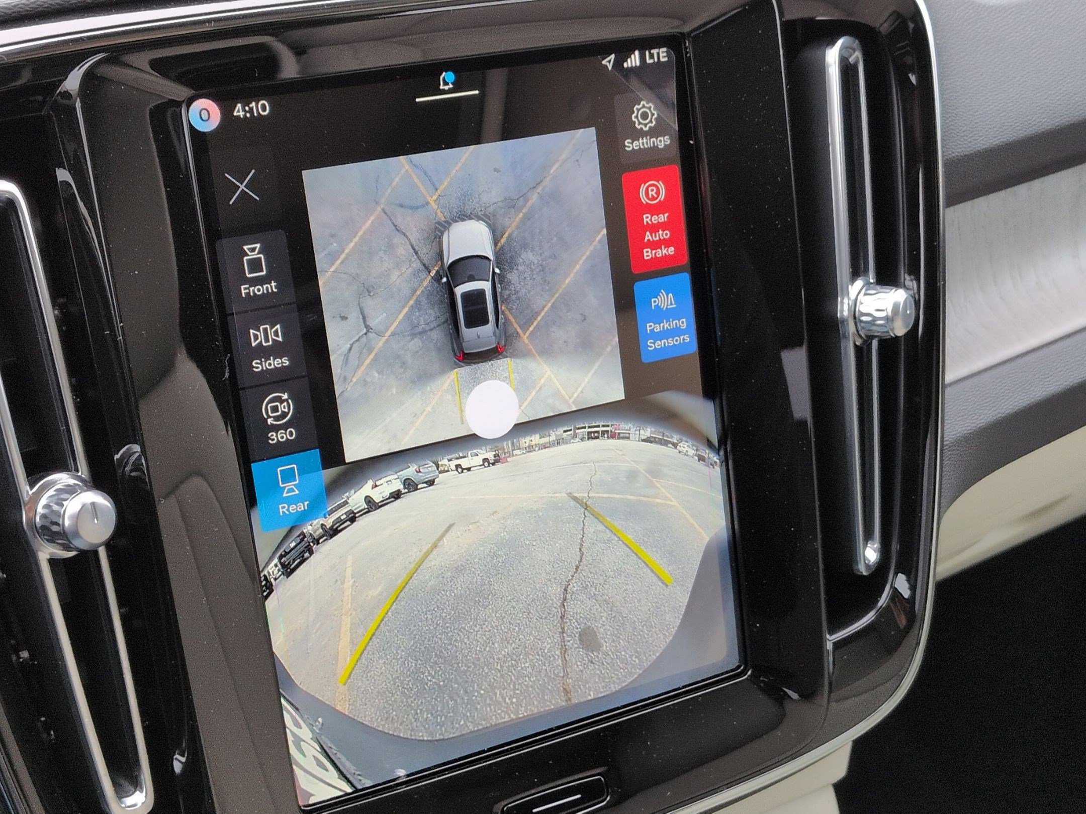 New 2026 Volvo XC40 B5 Plus w/ Protection Package Premier image 12