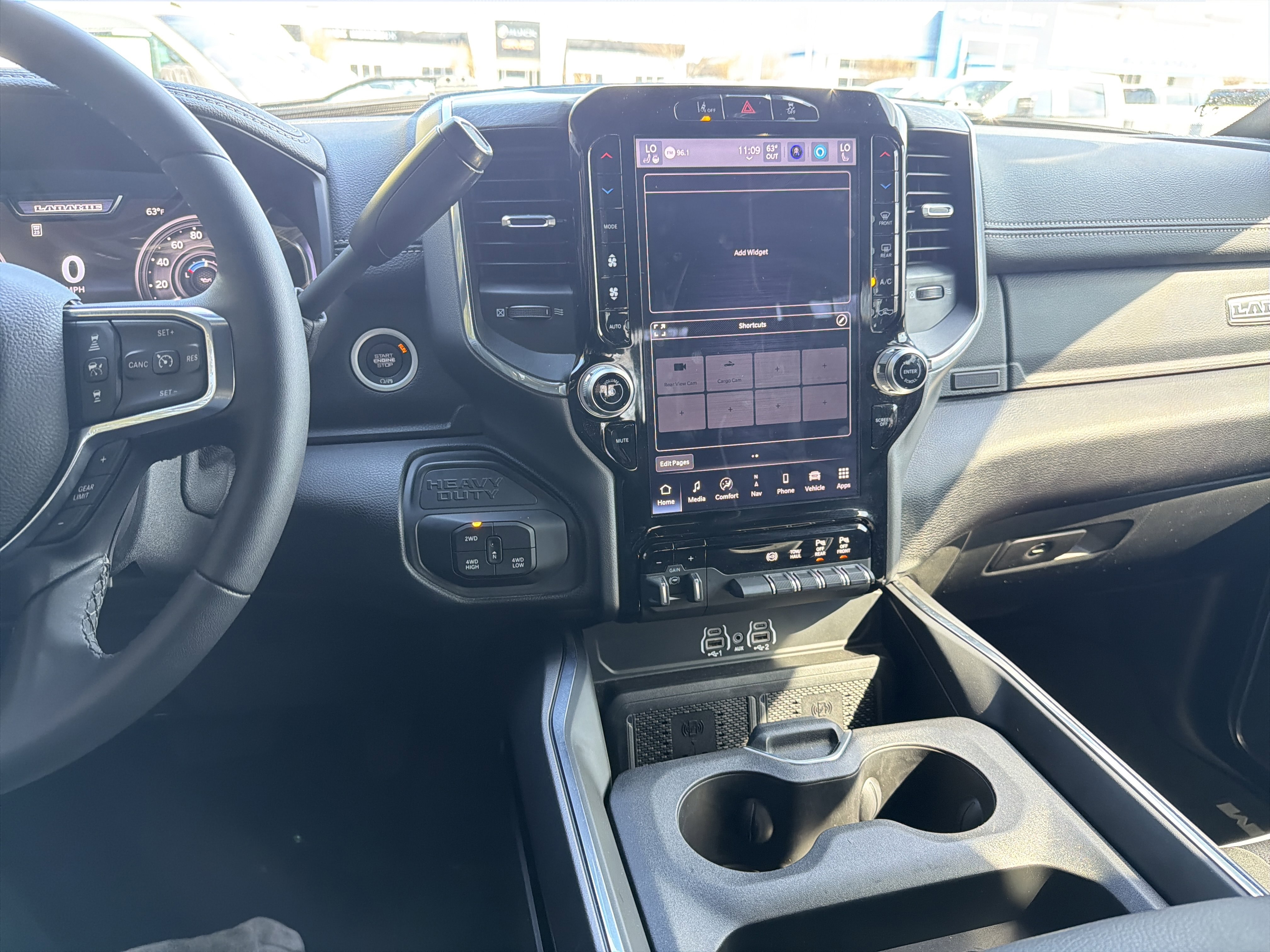 Used 2025 RAM 3500 Laramie image 29