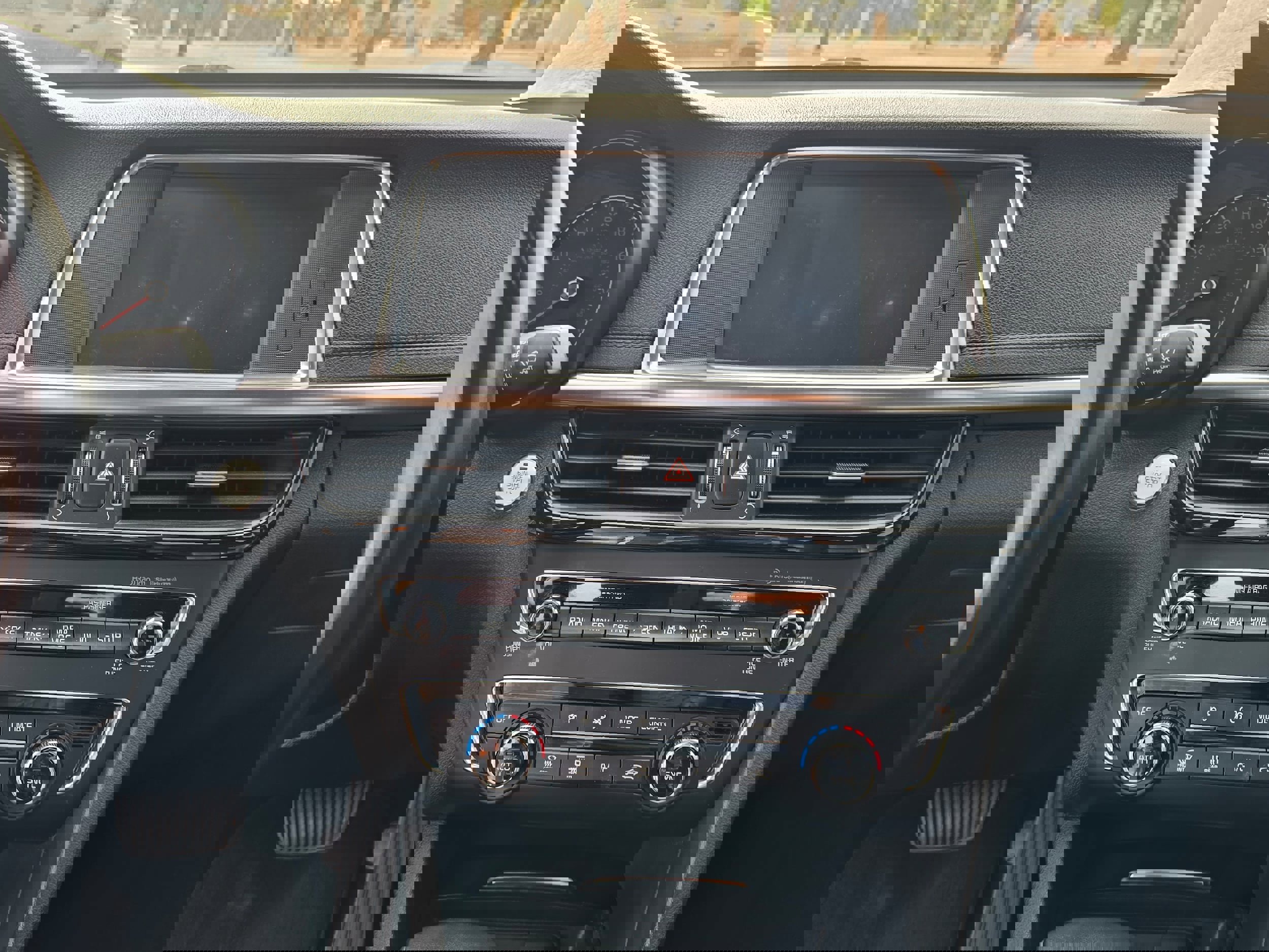 Used 2017 Kia Optima EX w/ Premium Package image 18