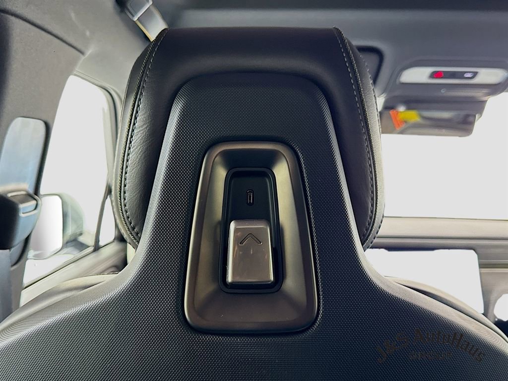 Used 2026 Rivian R1S Adventure image 33