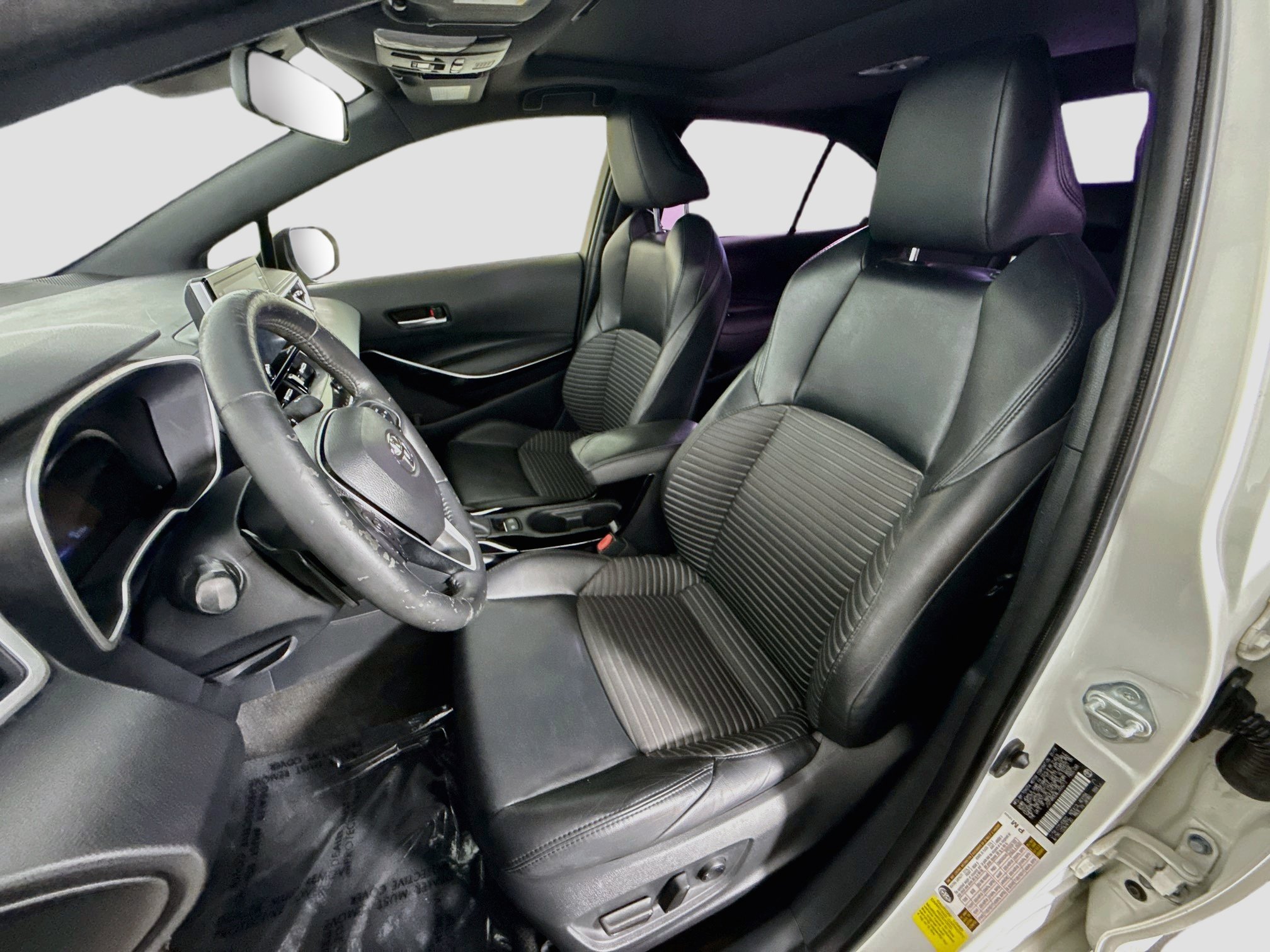 Used 2020 Toyota Corolla XSE FWD image 22