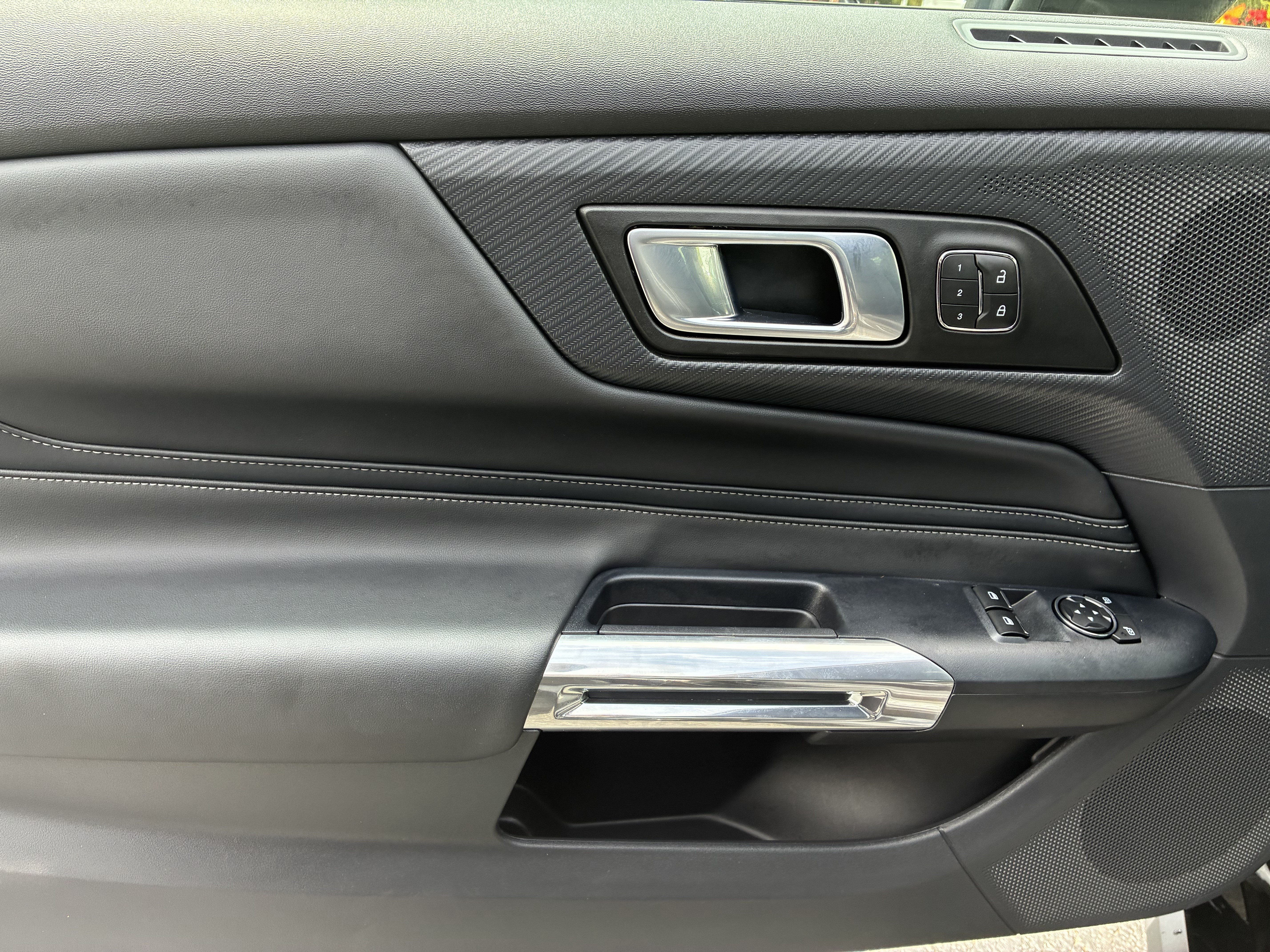 Used 2025 Ford Mustang GT Premium RWD image 18