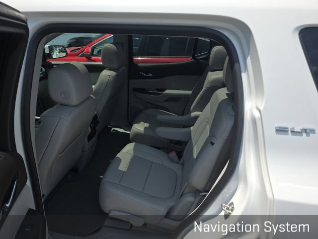 Used 2023 GMC Acadia SLT w/ Technology Package FWD image 10