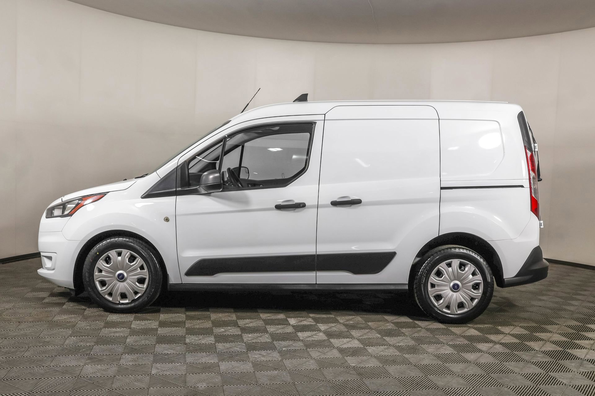 Used 2022 Ford Transit Connect XLT image 19