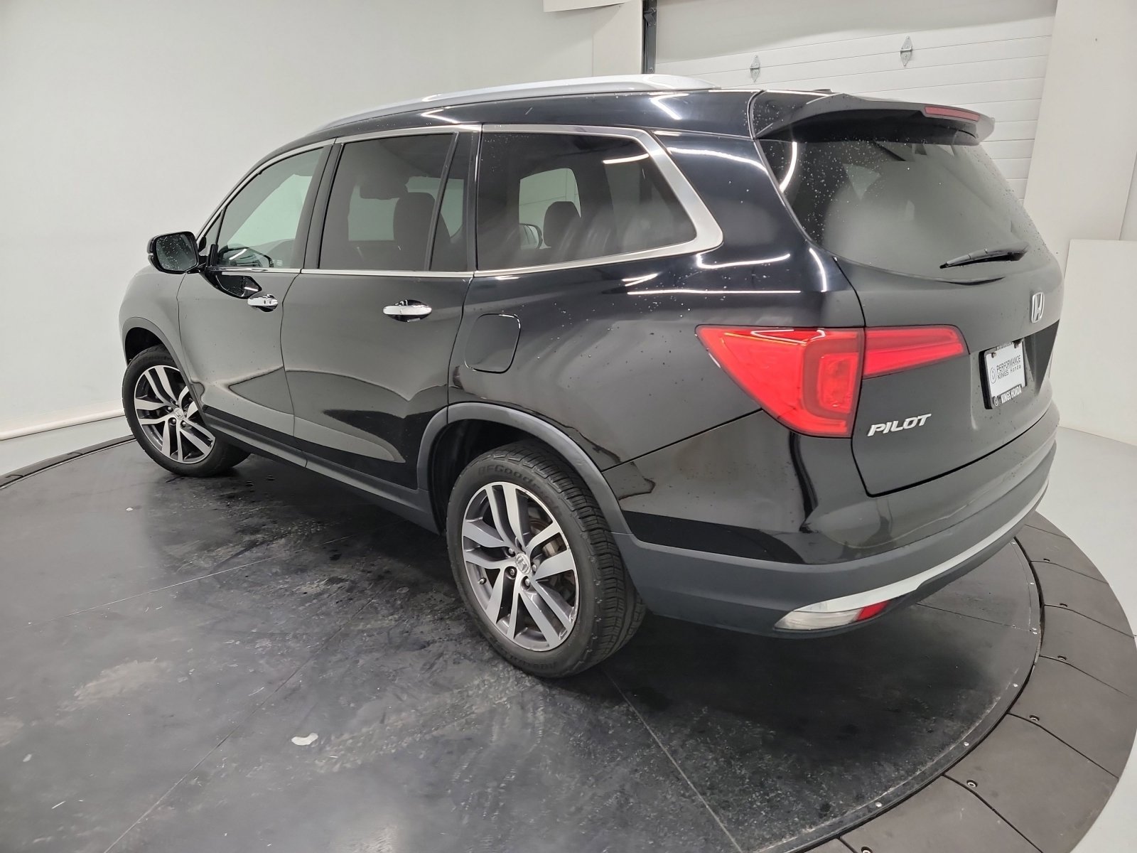 Used 2016 Honda Pilot Touring image 6