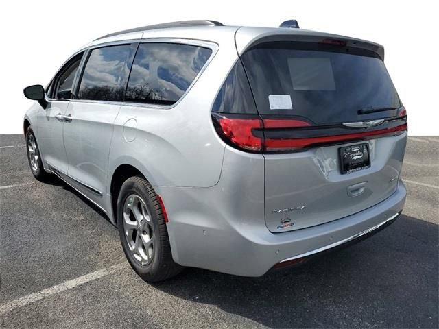 New 2023 Chrysler Pacifica Limited FWD image 3
