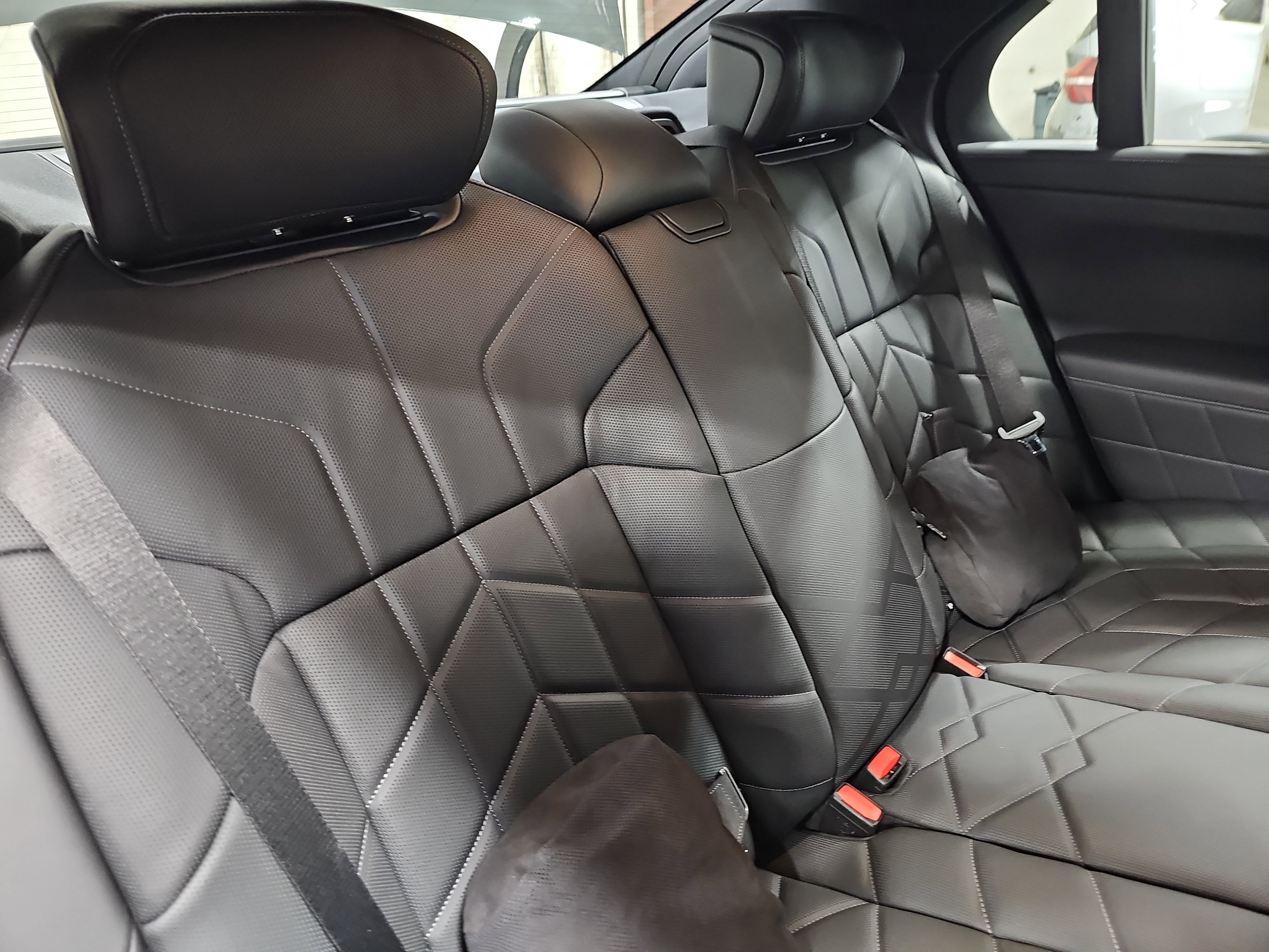 New 2026 BMW i7 eDrive50 w/ Executive Package image 12