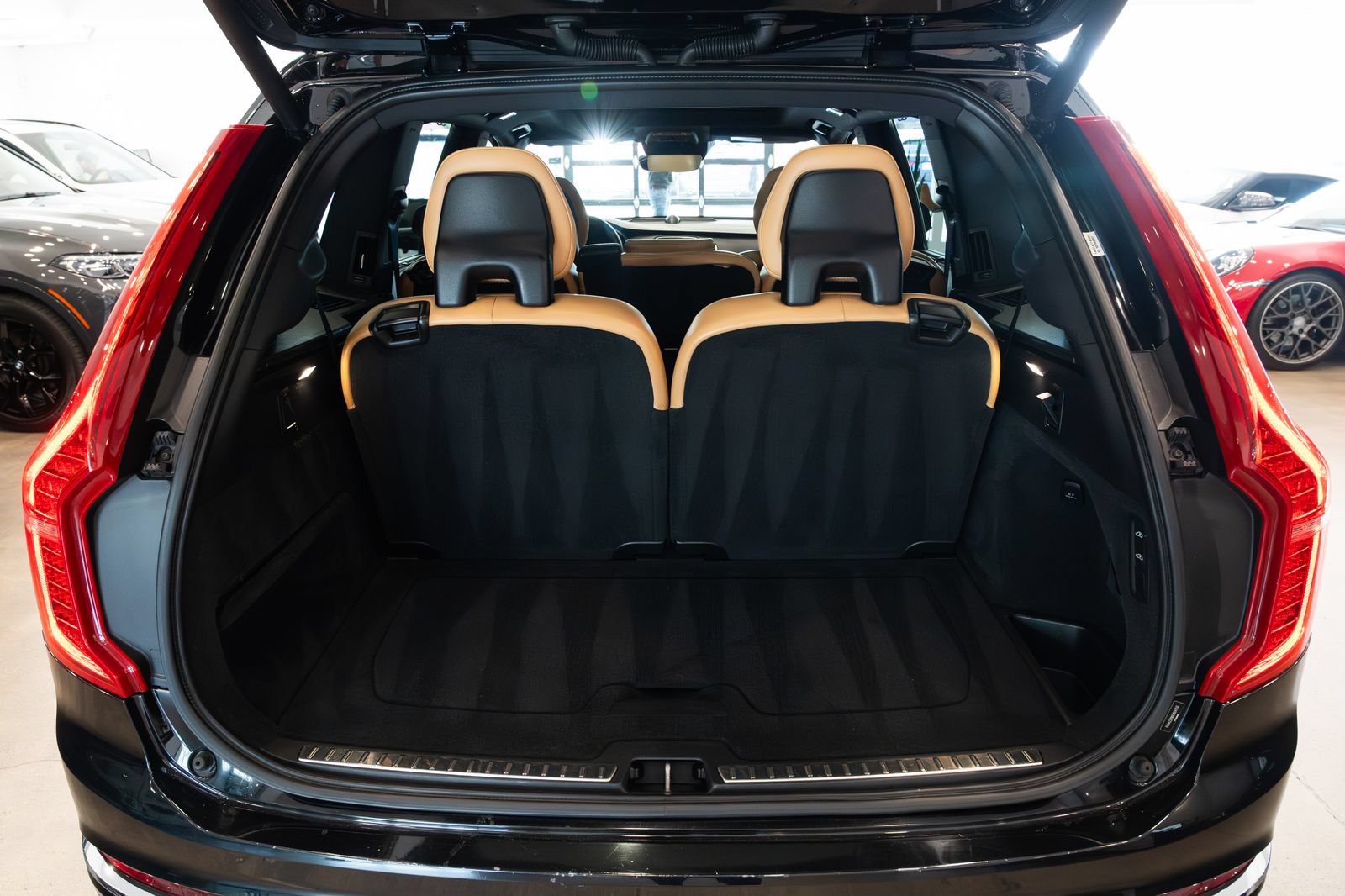 Used 2016 Volvo XC90 T6 AWD/4WD image 8