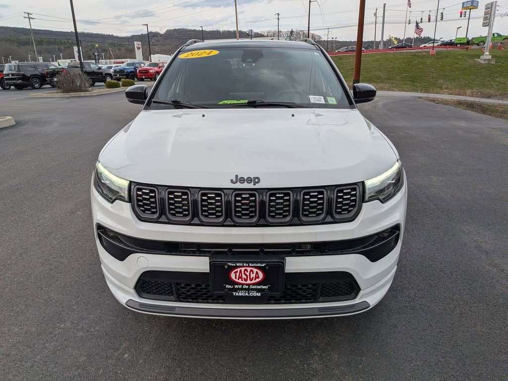 Used 2024 Jeep Compass Limited w/ High Altitude Package image 9