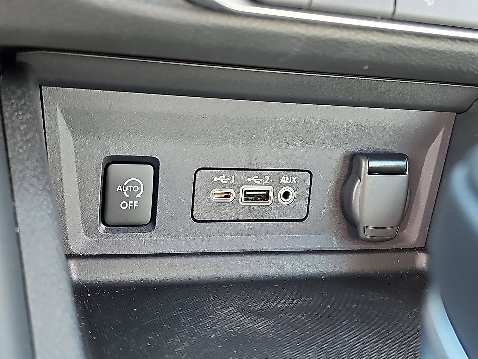 Certified 2025 Nissan Sentra SR w/ SR Premium Package image 24