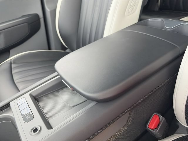 Certified 2024 Kia EV9 GT-Line AWD/4WD image 31