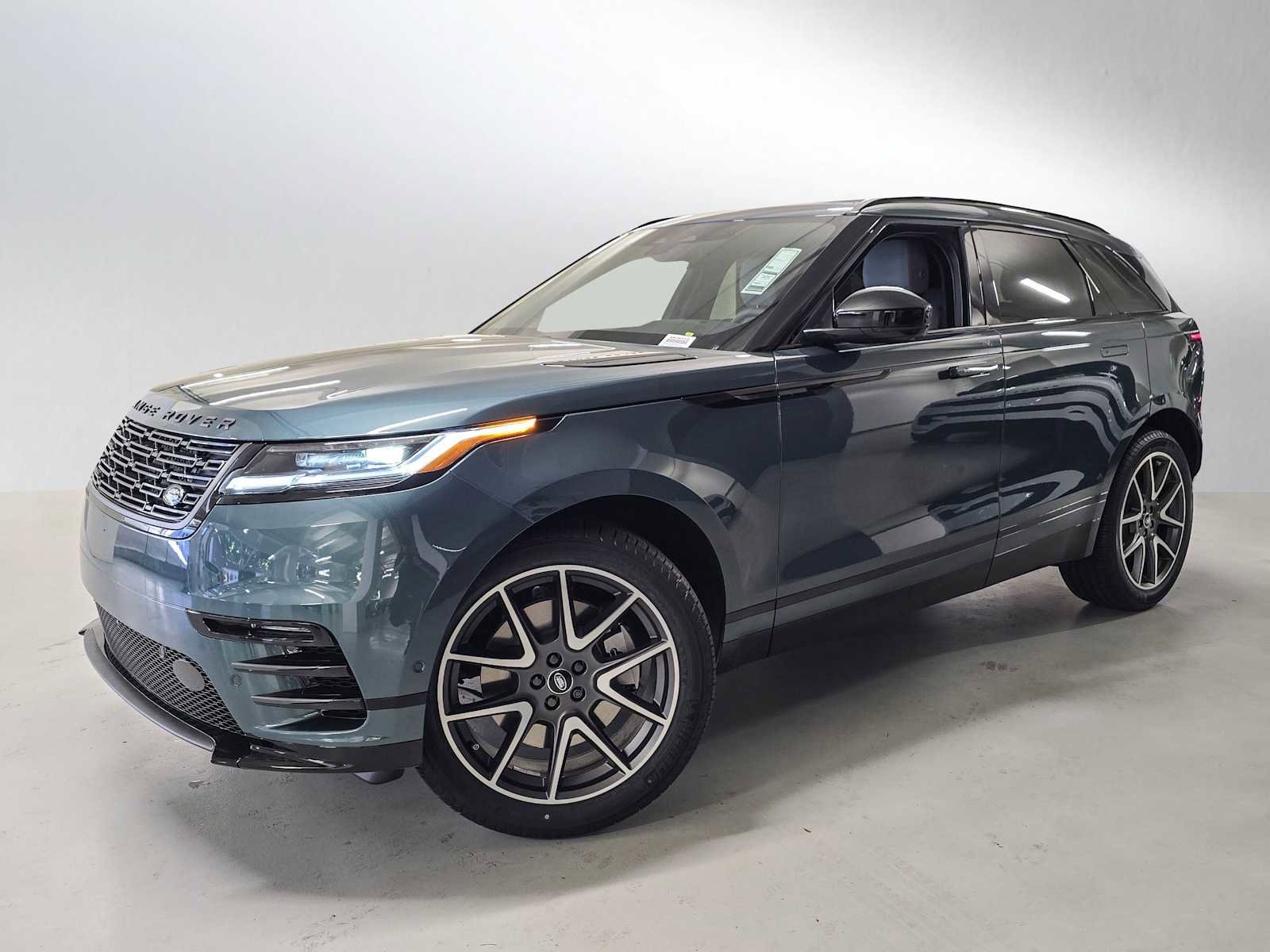 New 2026 Land Rover Range Rover Velar Dynamic SE