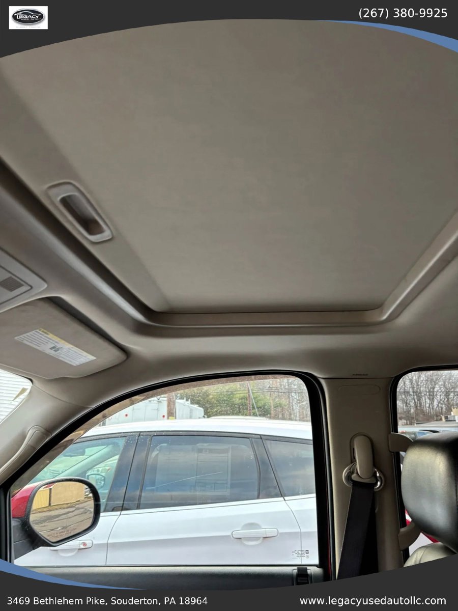 Used 2013 Chevrolet Suburban LT image 20