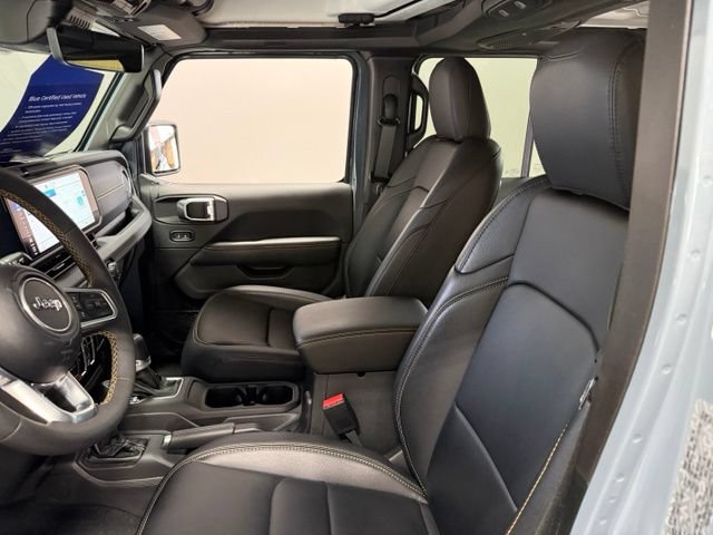 Used 2024 Jeep Wrangler Unlimited Sahara w/ Technology Group AWD/4WD image 16