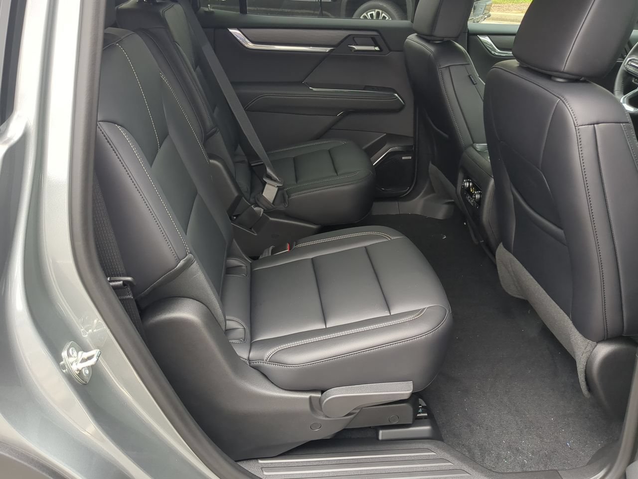 New 2026 GMC Acadia Elevation w/ Black Edition FWD image 28