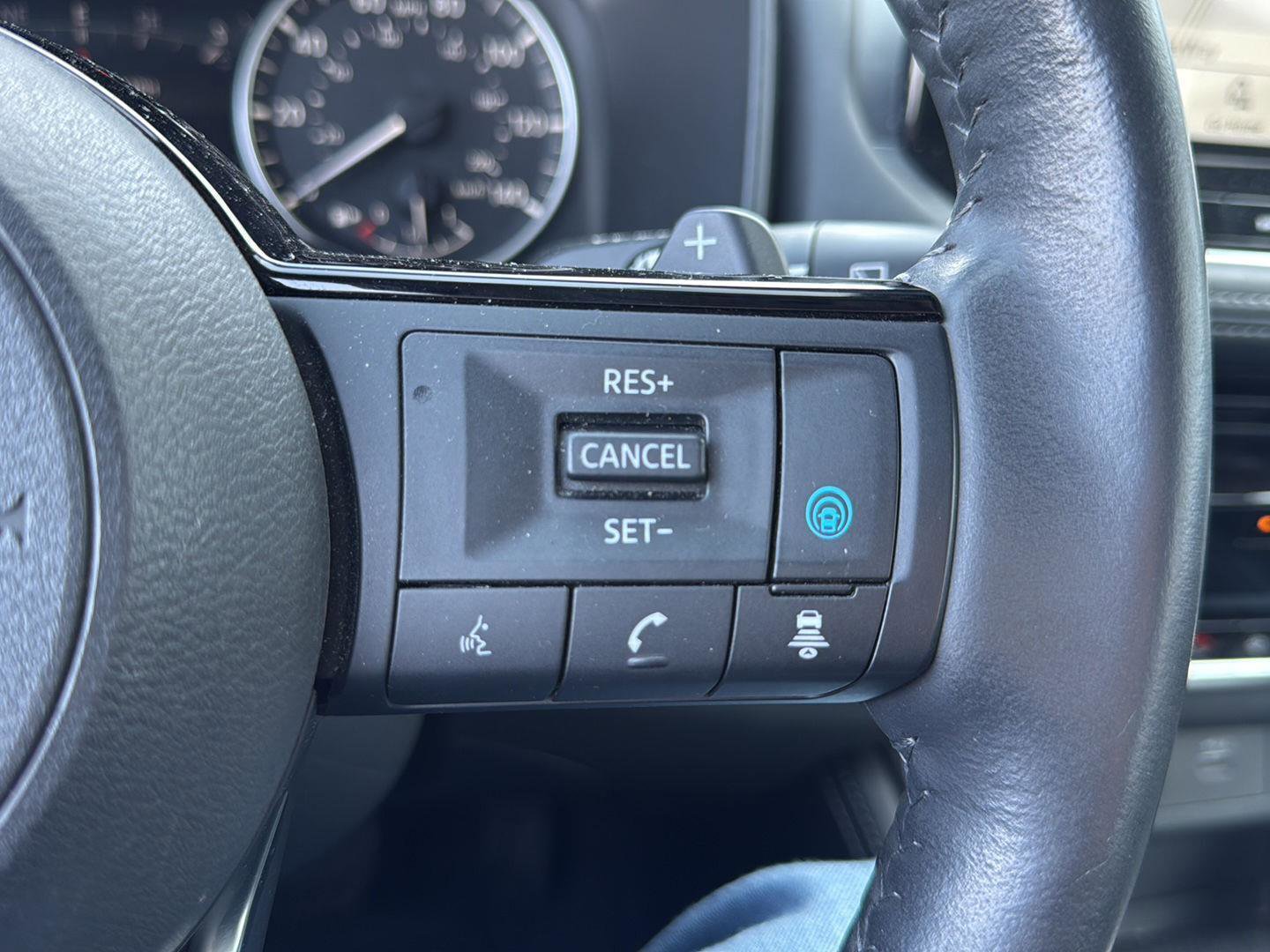 Used 2021 Nissan Rogue SL w/ Premium Package image 12