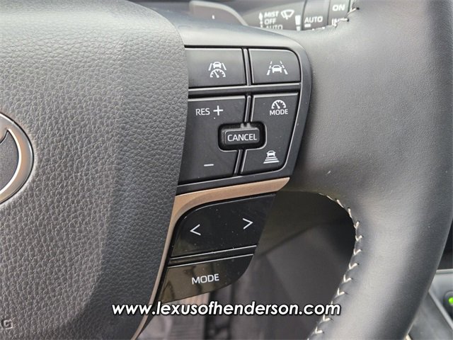 Used 2025 Toyota Crown Signia image 30